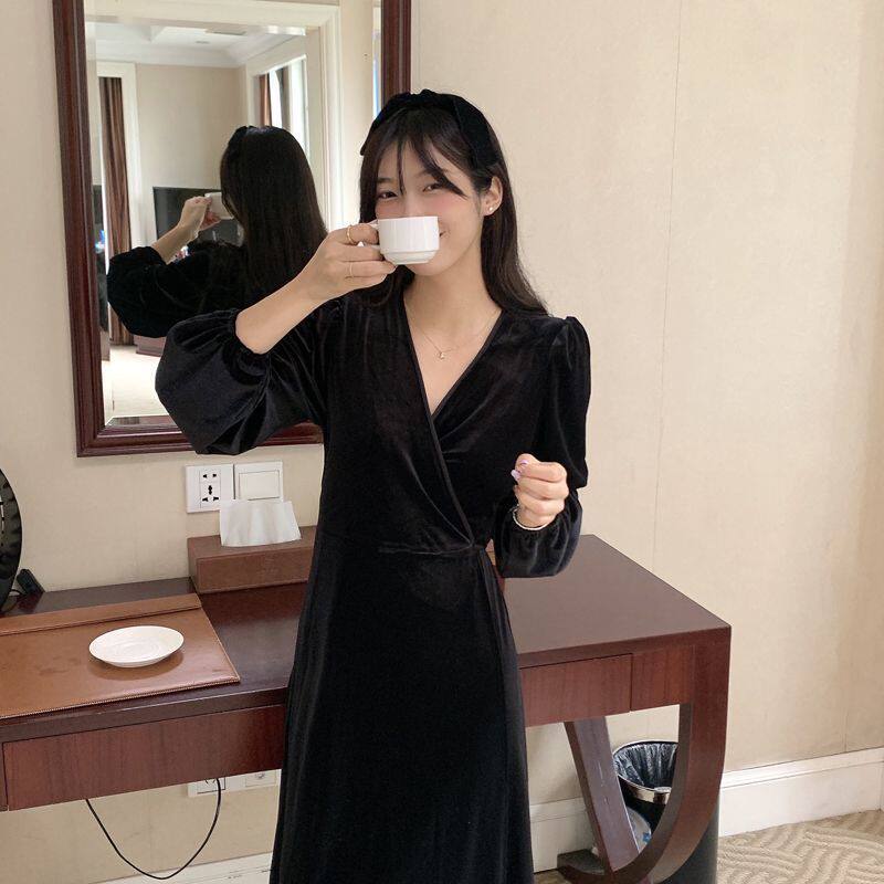 秋冬韩版网红爆款连衣裙女丝绒领收腰显瘦时尚气质休闲运动