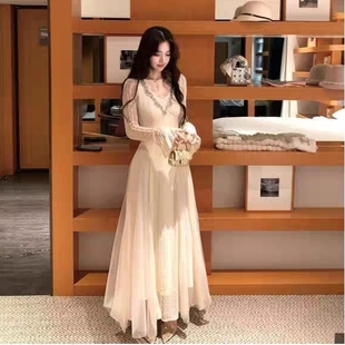 纯欲性感蕾丝加绒保暖长袖镶钻蓬蓬连衣裙超级重工胸前扭结镶钻裙