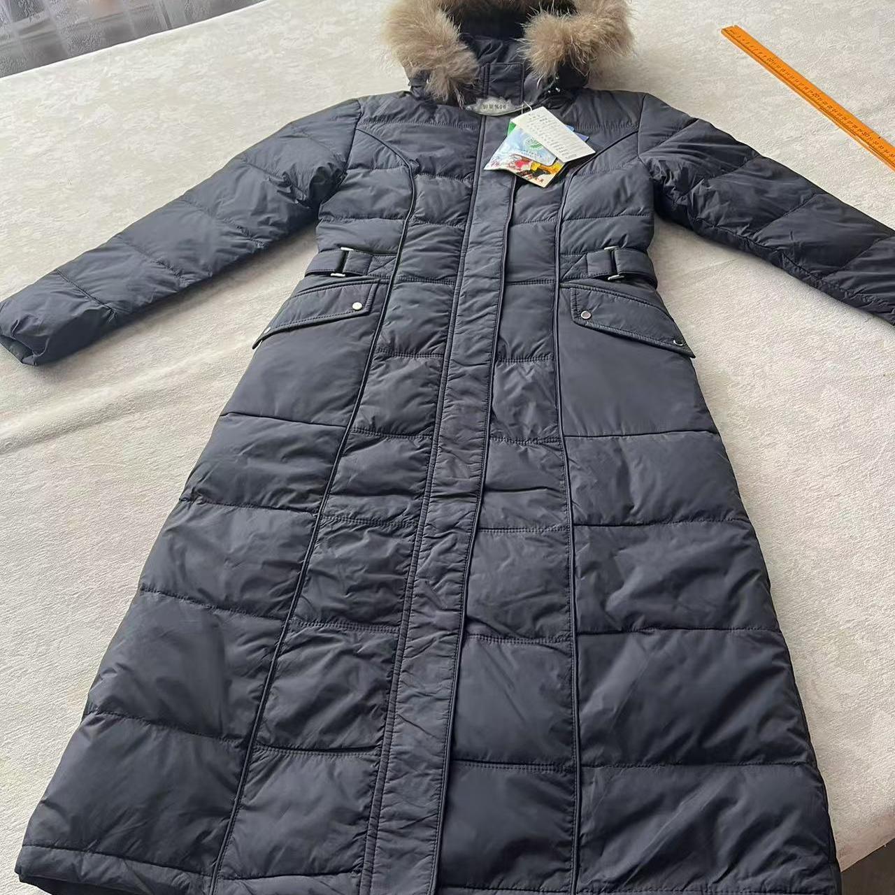 女式羽绒服高品质2024新品大长款雪绒飞大毛领黑色修身款休闲百搭