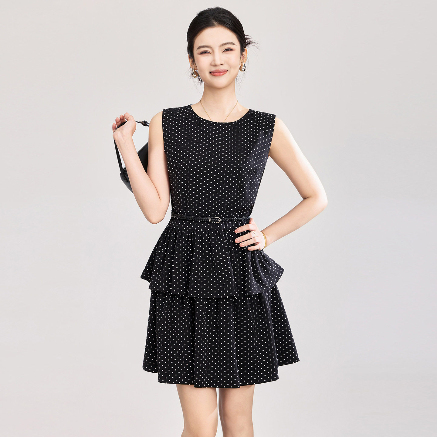2603112-南油波点缎面荷叶摆独特气质收腰连衣裙女夏短背心裙新款