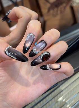 2025穿戴甲新款秋冬流行暗黑色猫眼大钻气质高级感美甲贴片穿戴式