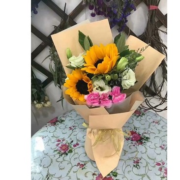 荣昌区金科世界城荣昌体育馆酉阳县鲜花店母亲节配送玫瑰生日蛋糕