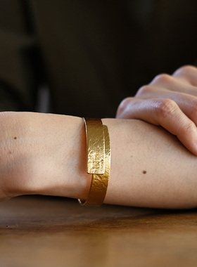 日本代购NAGAE锡制手镯手链 金色金属扁条 褶皱折纸风格随意弯曲