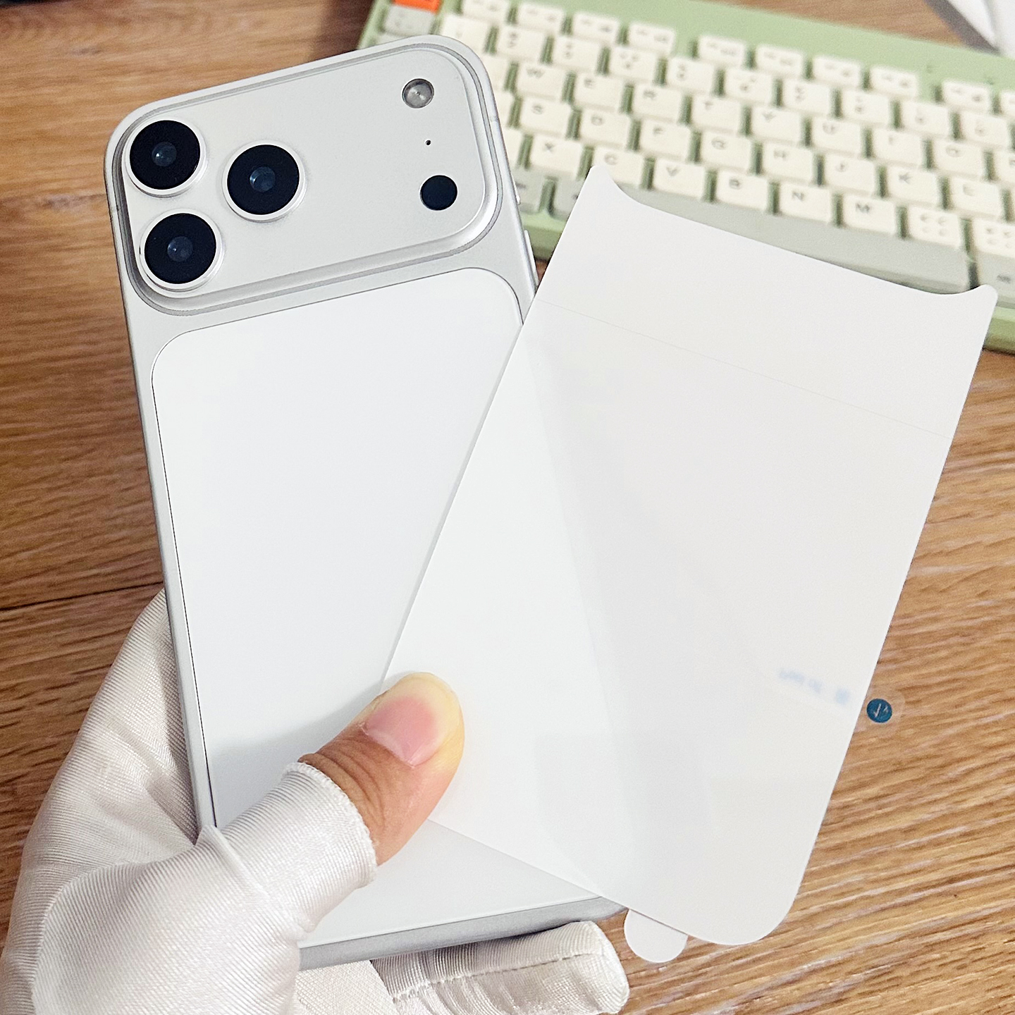 哈秋适用于苹果17Pro水凝背膜