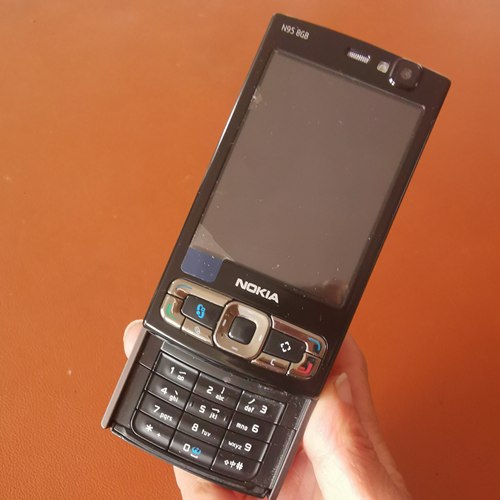 诺基亚n95 8g工程机成色新后壳老化换了棕色原装外壳功能好实拍图