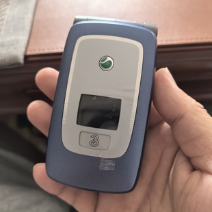 索尼爱立信 Z1010 经典3G翻盖 库存全新带原膜 实拍图