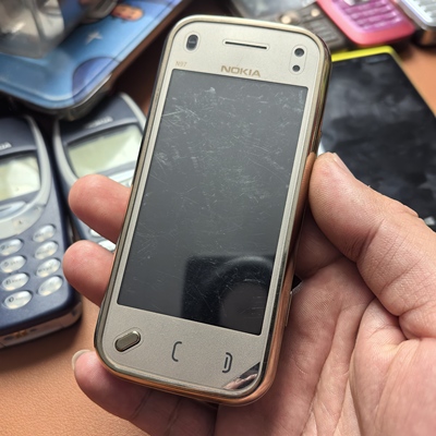 诺基亚 N97mini 黄金版 国行原装 测试机。成色新。功能好
