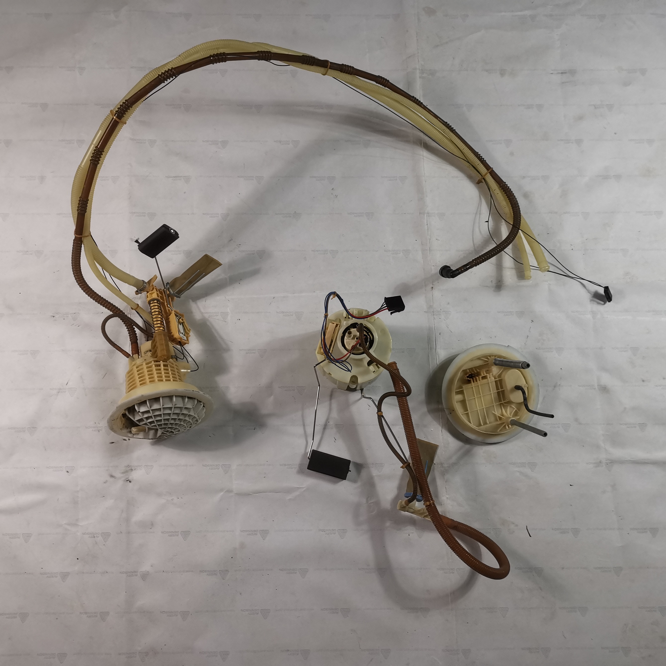 适用奔驰R级W251汽油泵R280燃油泵R300汽油格R320滤芯R350 R500