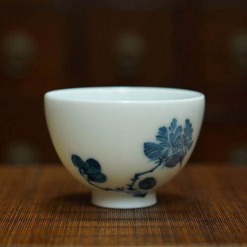 台湾刘钦莹手绘茶杯青花瓷胎