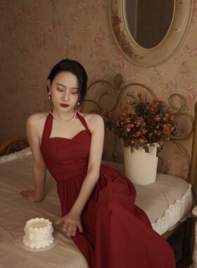 喵吉复古法式挂脖无袖露背渡假裙小个子中长款收腰红色连衣裙女夏