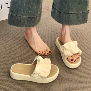 女夏外穿2025新款 配裙子軟厚底踩屎感一字拖海邊沙 涼拖鞋 品牌法式