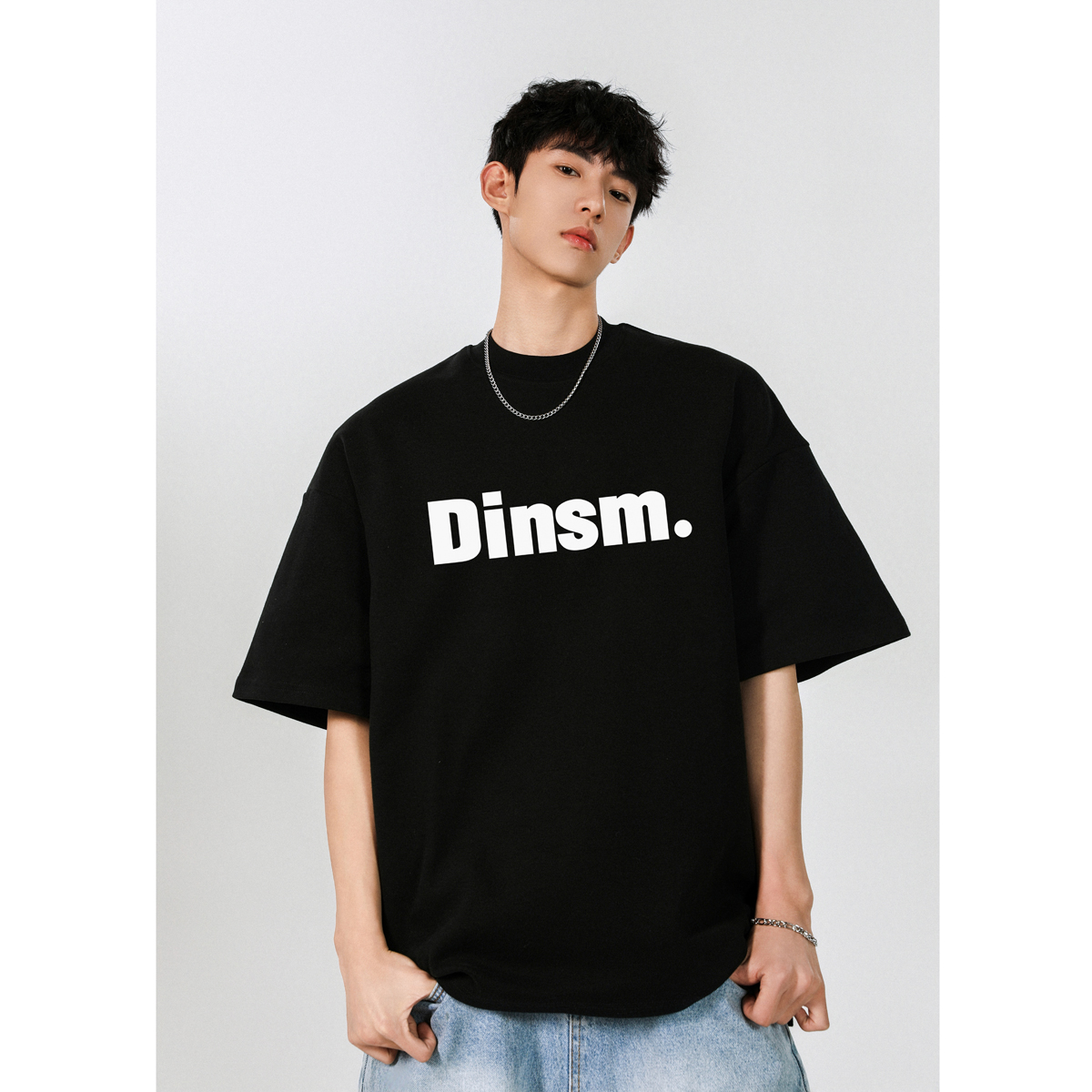 无注册商标字母圆领短袖T恤