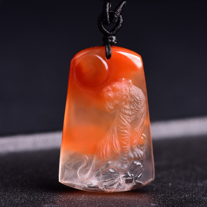 宫妃红水晶生肖属相虎牌吊坠男款霸上山虎挂件红兔毛项链鸣虎纳贵