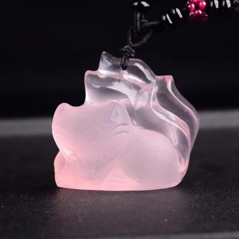 立体款天然星光粉水晶小狐狸吊坠芙蓉石桃花粉色粉晶项链原石雕刻