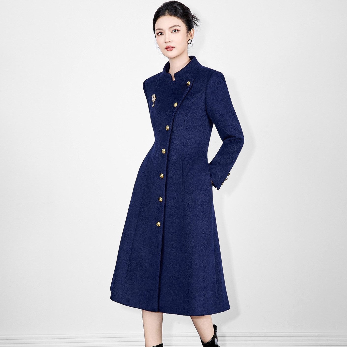 冬装新款高级感气质立领斜扣修身显瘦长款纯色羊毛呢大衣外套女