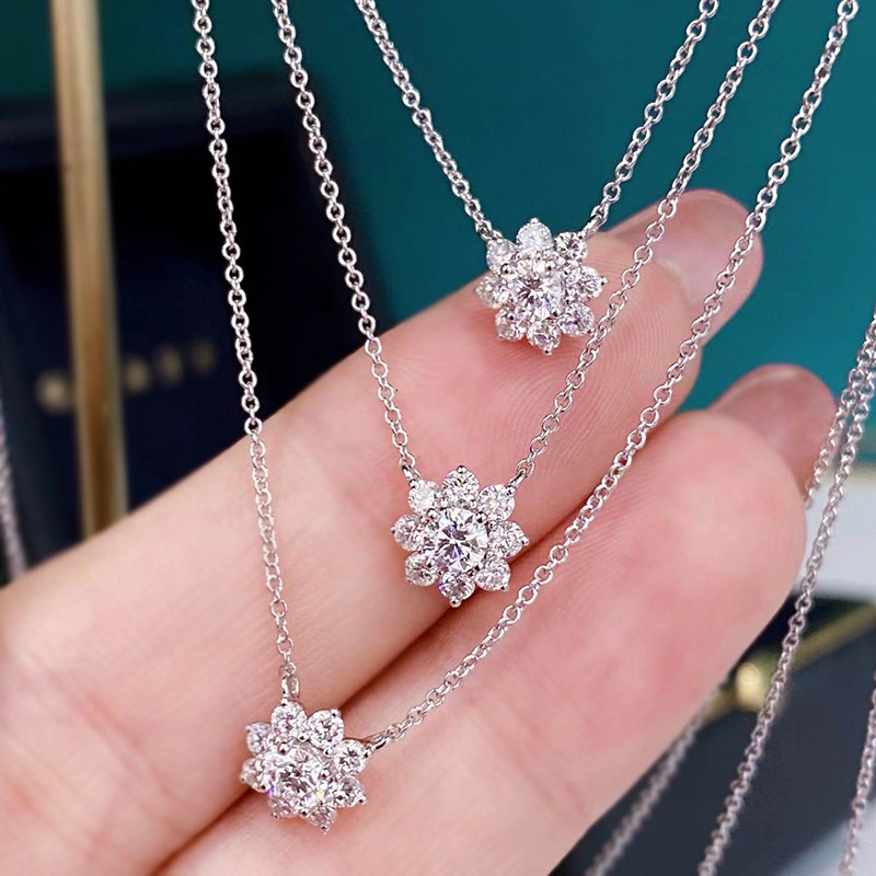 18k金太阳花钻石项链女 白金群镶珠宝锁骨链 15分真钻围一圈套链