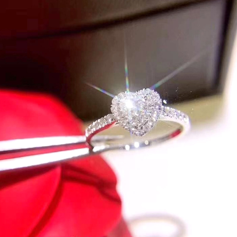 18K金10分心形钻戒婚嫁