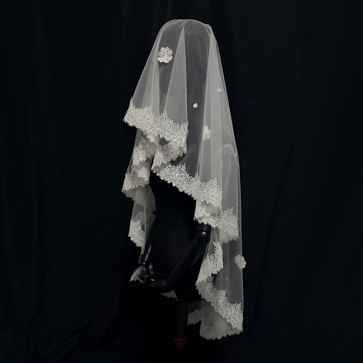 白色蕾丝花边头纱新娘主婚纱头饰结婚短款森系轻奢婚礼拍照道具