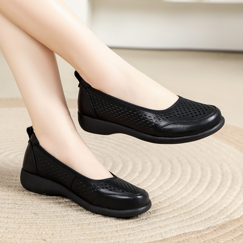 一脚蹬圆头洞洞凉鞋舒适夏季妈妈鞋浅口透气单鞋平底防滑外穿女鞋