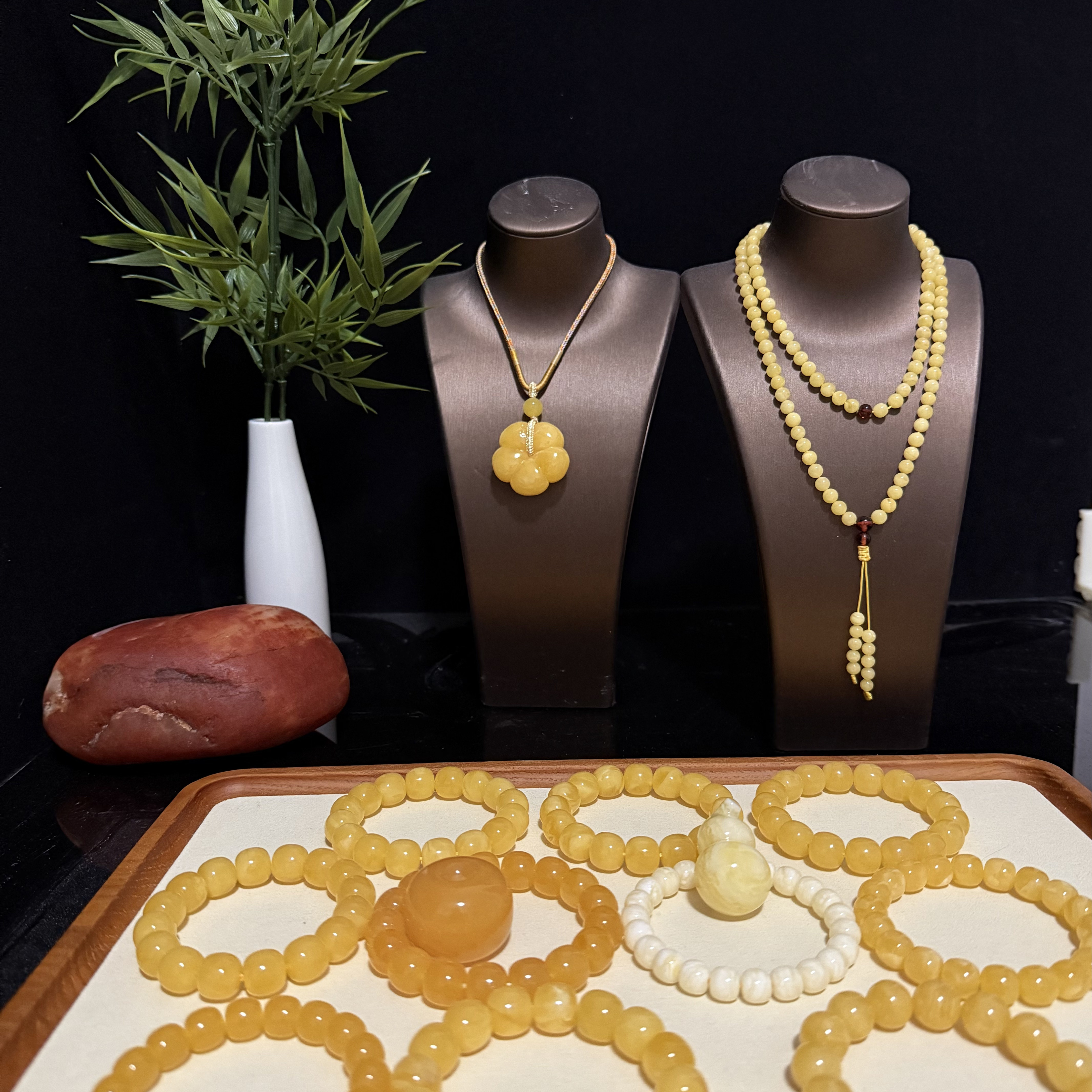 卡丘蜜蜡天然琥珀蜜蜡同料吊坠