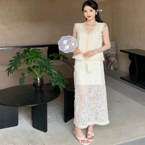 【现货】mi2naa精致风套装女夏花瓣马甲高腰长半裙洋气减龄两件套
