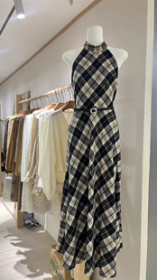 大摆连衣裙 欧货25秋大牌复古格纹挂脖连衣裙收腰中长款 现货