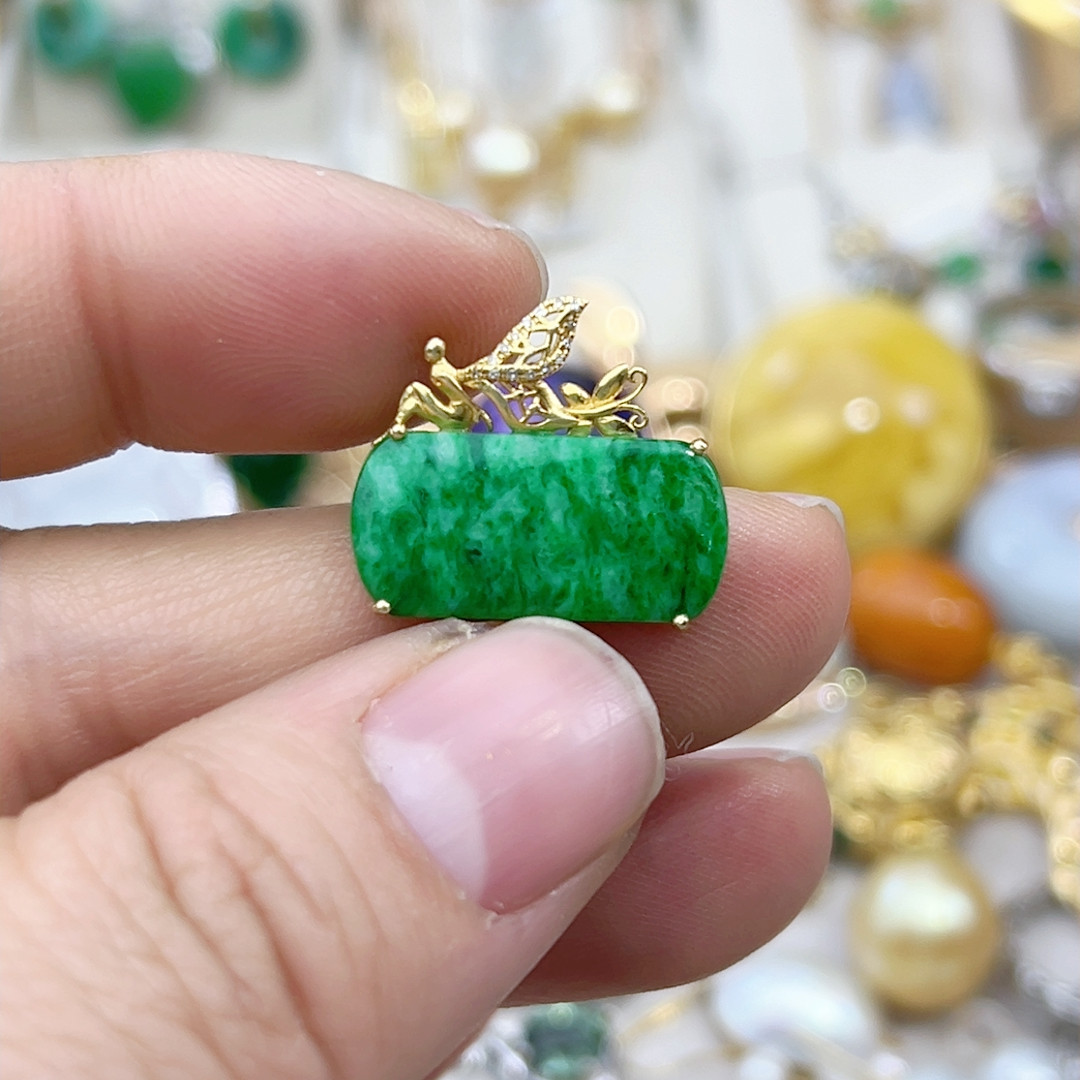 18k阳绿翡翠1580元卡19-21-4,珠宝/钻石/翡翠,翡翠裸石/蛋面,淘宝优惠券,粉丝福利购,淘宝优惠卷