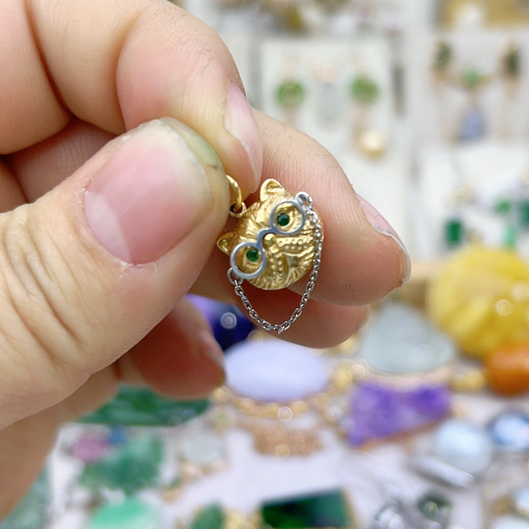 18k进口篮宝石2.6克,珠宝/钻石/翡翠,翡翠裸石/蛋面,淘宝优惠券,粉丝福利购,淘宝优惠卷