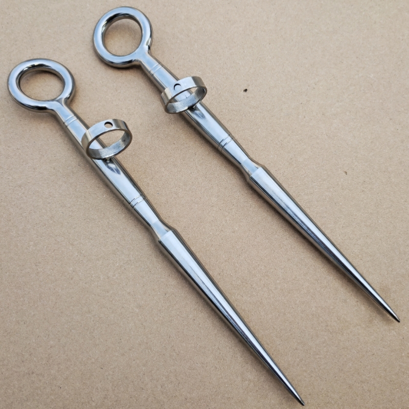 追潮宏登判官笔与双匕于一体