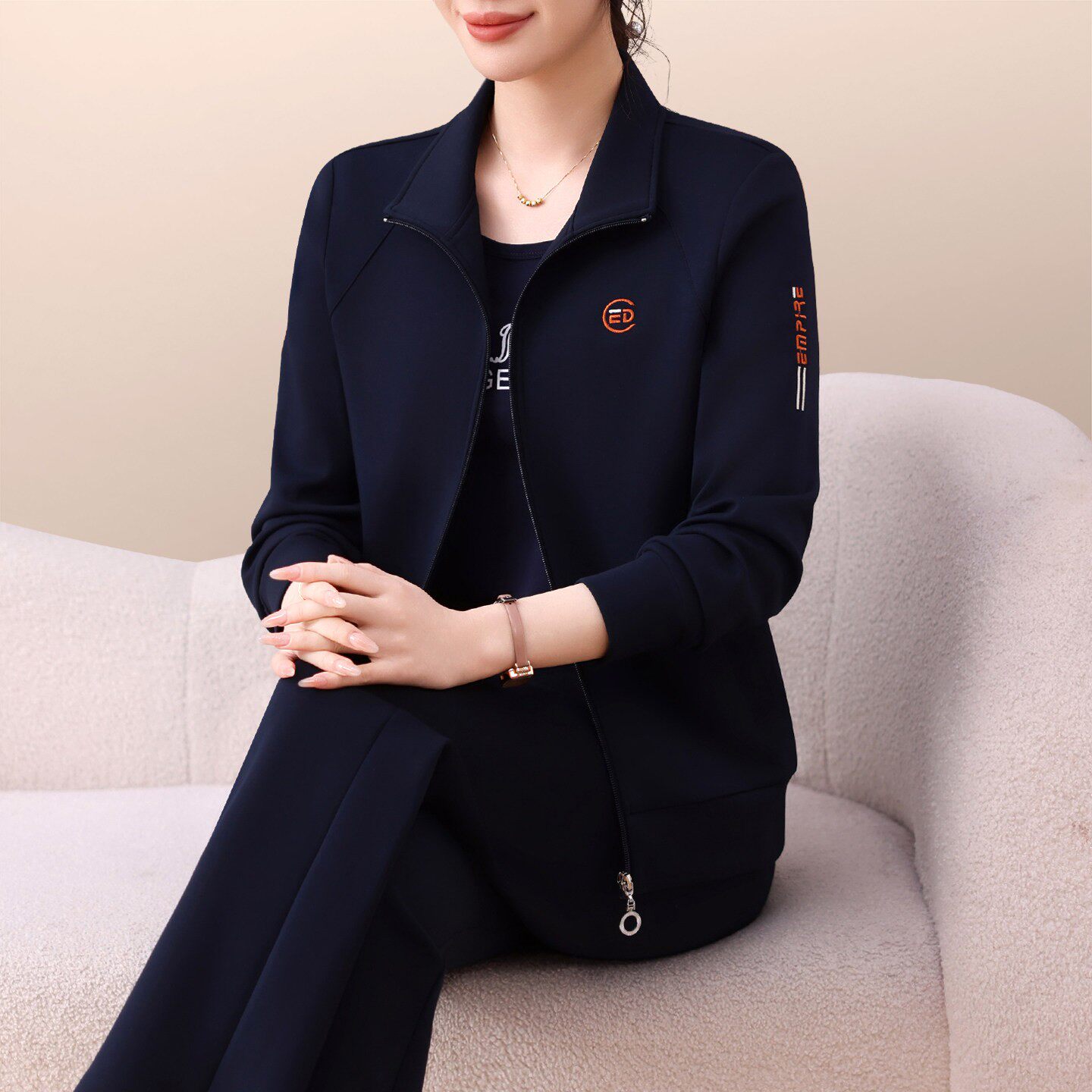 官方迈耐克斯立领运动套装女春秋2026新款洋气妈妈减龄显瘦三件套