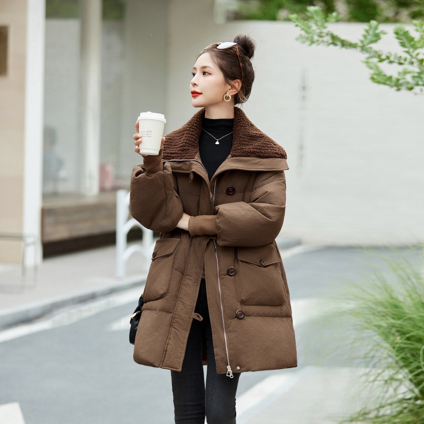 中长款羽绒服女款2025年冬季新款时尚休闲加厚韩系收腰大翻领外套
