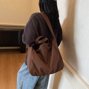 新款韩版大容量格子托特包女时尚