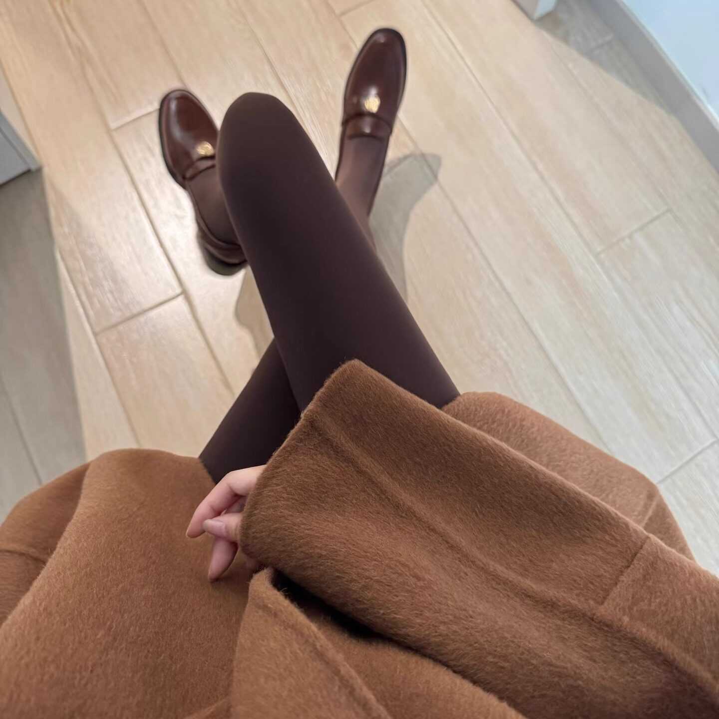秋冬美拉德咖色显瘦哑光裸感女