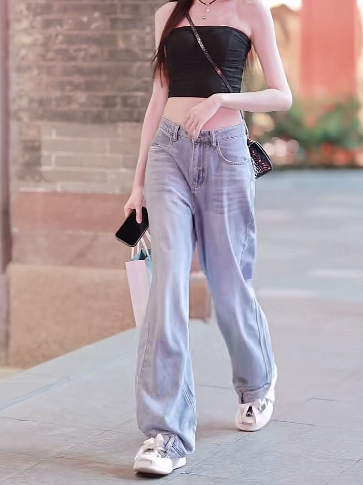欧货时尚网红牛仔裤女2026年夏季新款浅色百搭高腰阔腿拖地裤潮