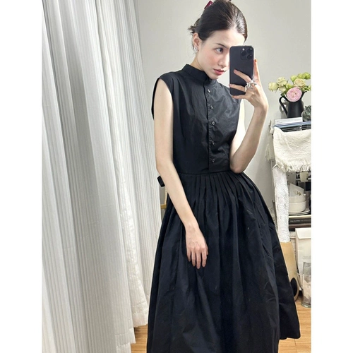 Черное платье без рукавов, длинная юбка, яркий броский стиль, по фигуре, изысканный стиль, французский стиль