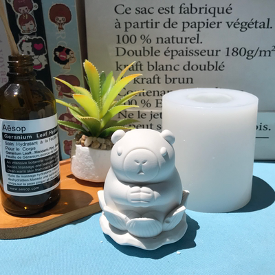 卡皮巴拉摸鱼水豚摆件硅胶模具立体石膏动物茶宠磨具鱼缸造景蜡烛