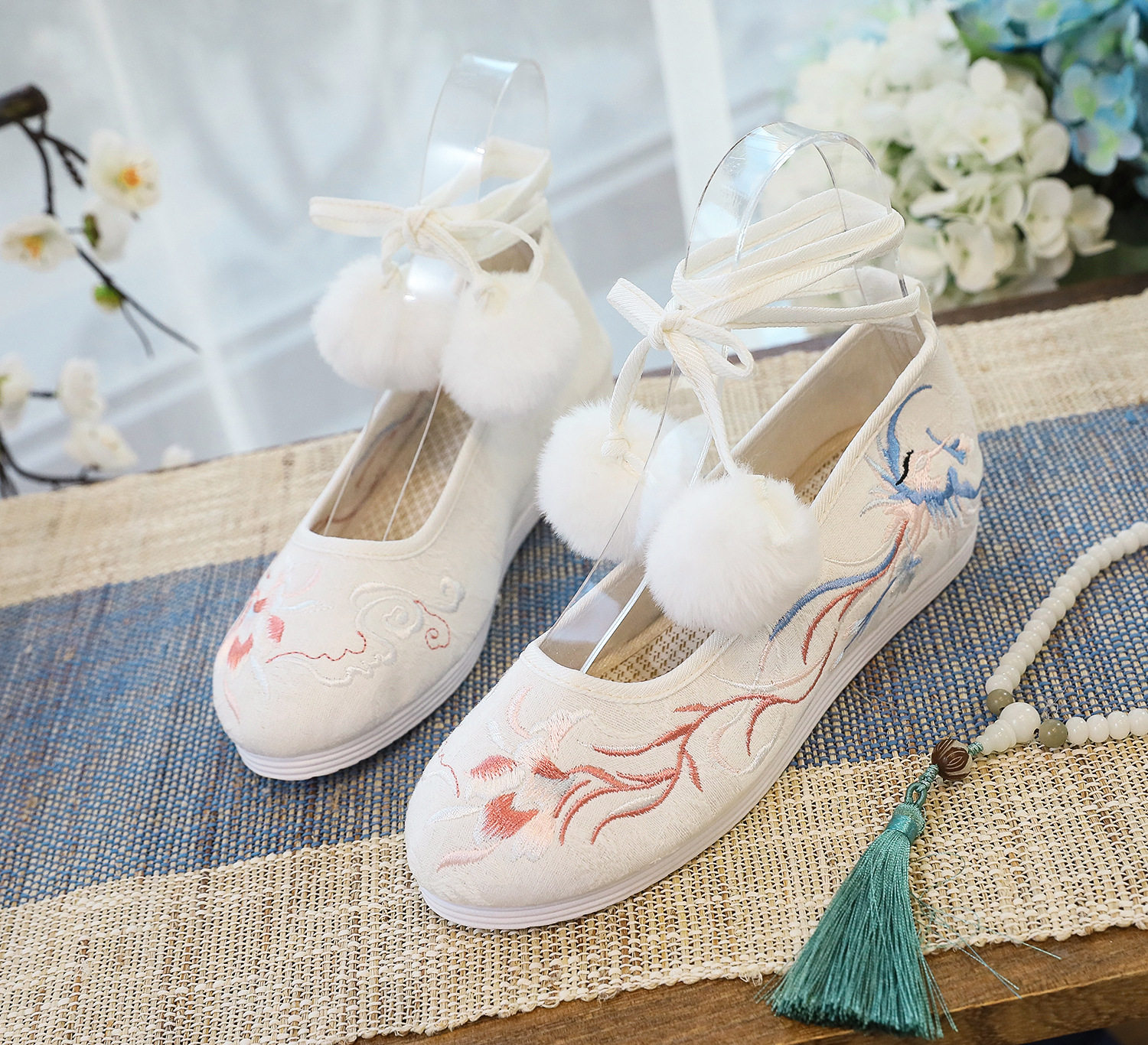 汉服鞋子圆头鞋女可爱古舞蹈国潮国风绣花鞋女款平底搭配汉服的鞋