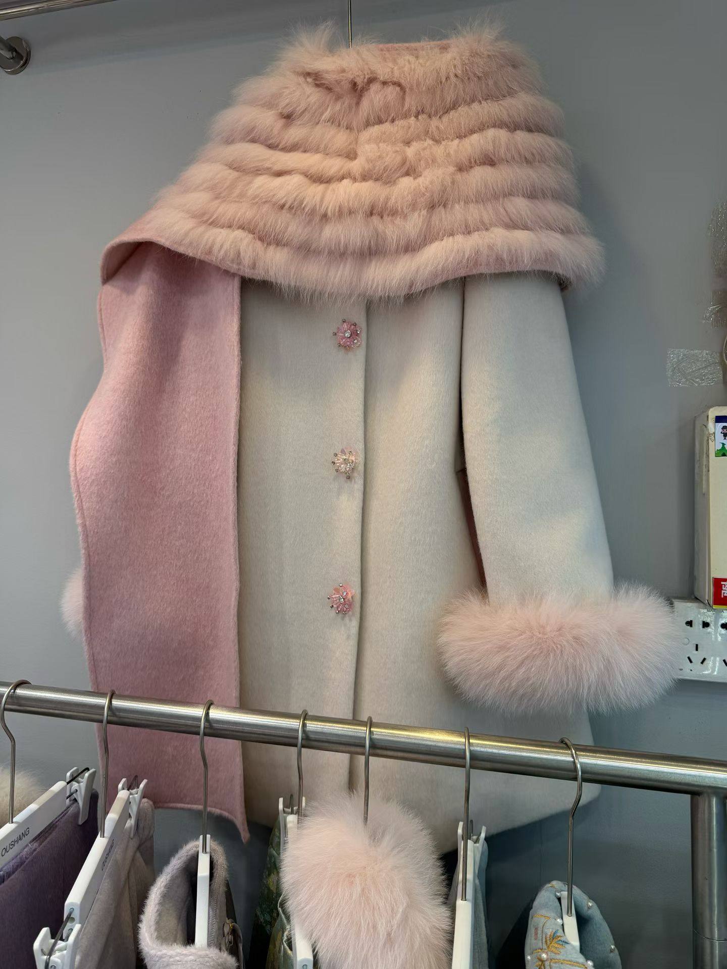 2025新款新中式国风重工狐狸毛领/袖设计感加厚外套