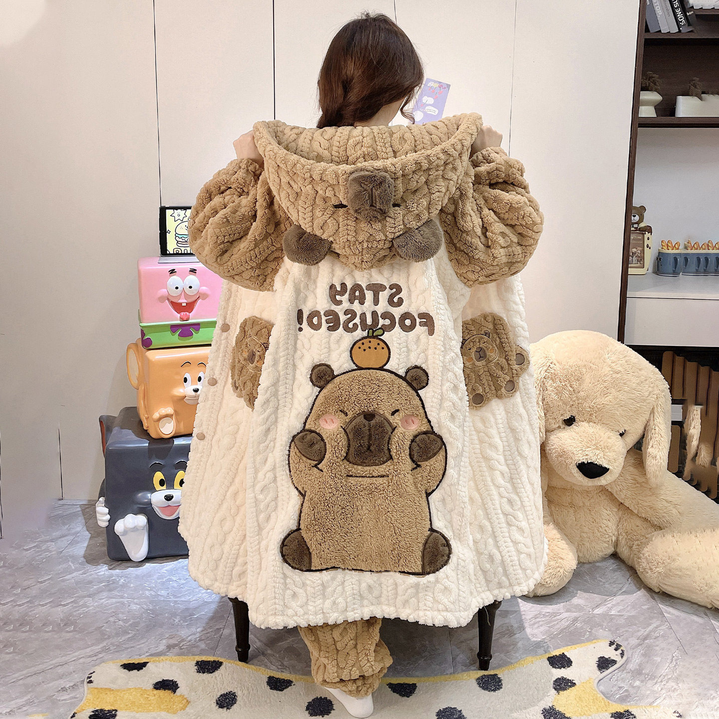 女士冬季珊瑚绒加厚卡皮巴拉睡袍