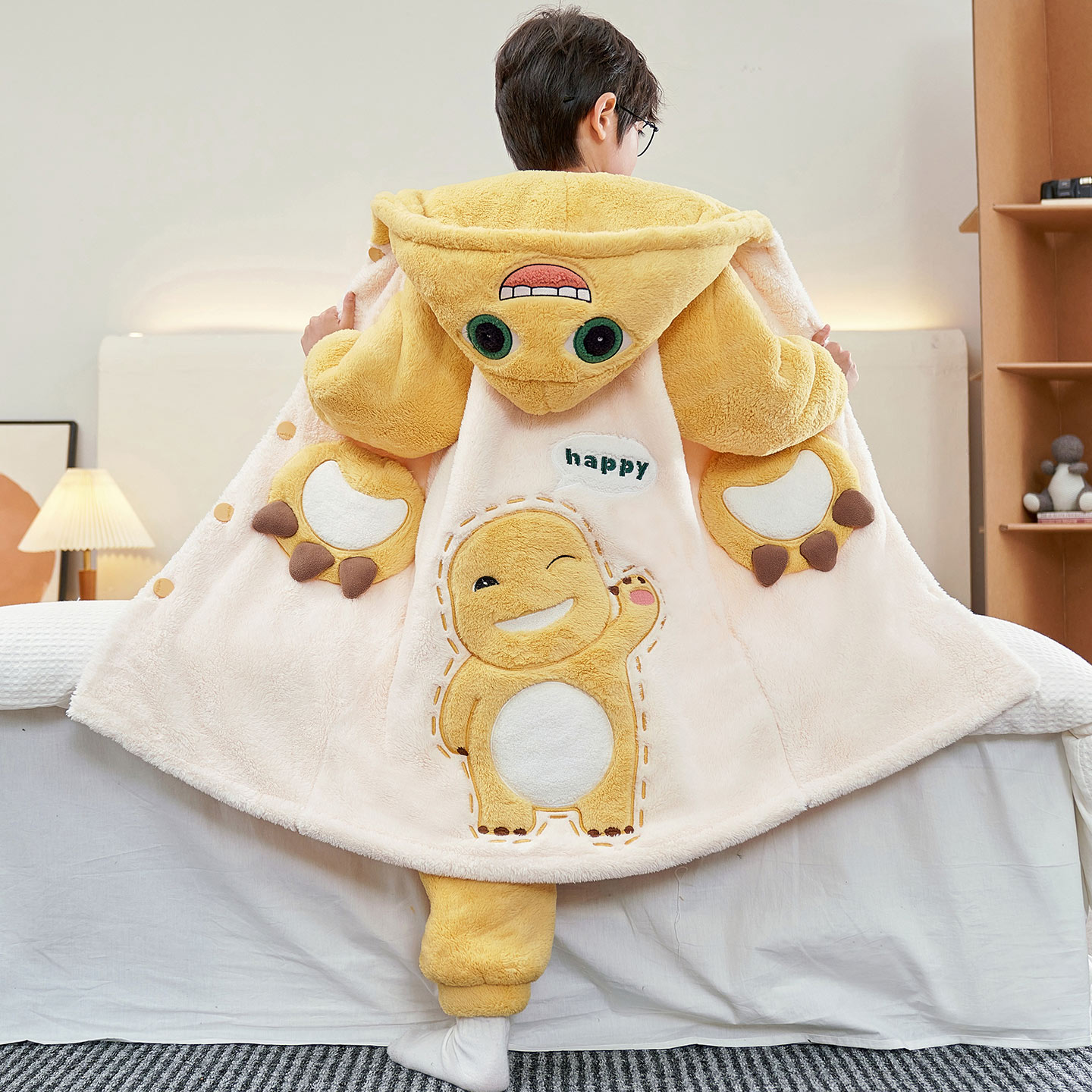 奶龙冬季珊瑚绒套装保暖男童睡袍