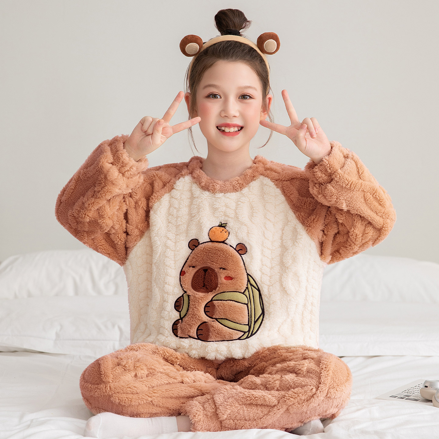 卡皮巴拉女童冬大童珊瑚绒家居服