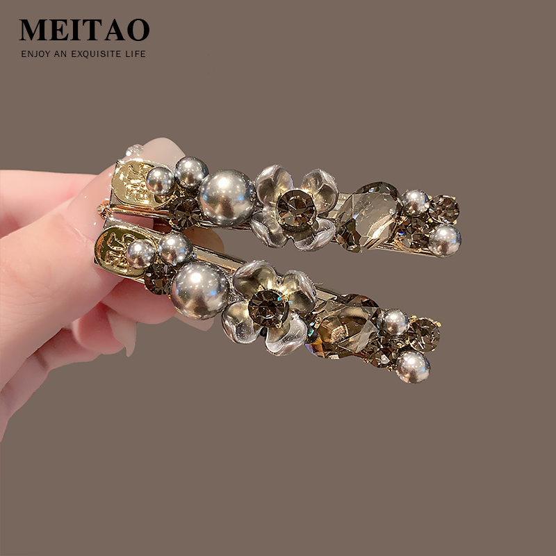 2025新款轻奢高级感银灰色珍珠镶钻花朵发夹女侧边碎发刘海夹头饰