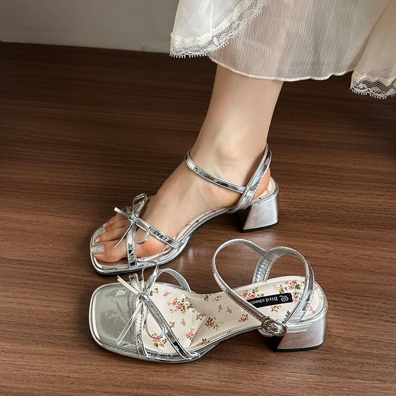 绝美一字凉鞋女2026新款夏季超火绝美百搭不累脚外穿配裙子高跟鞋