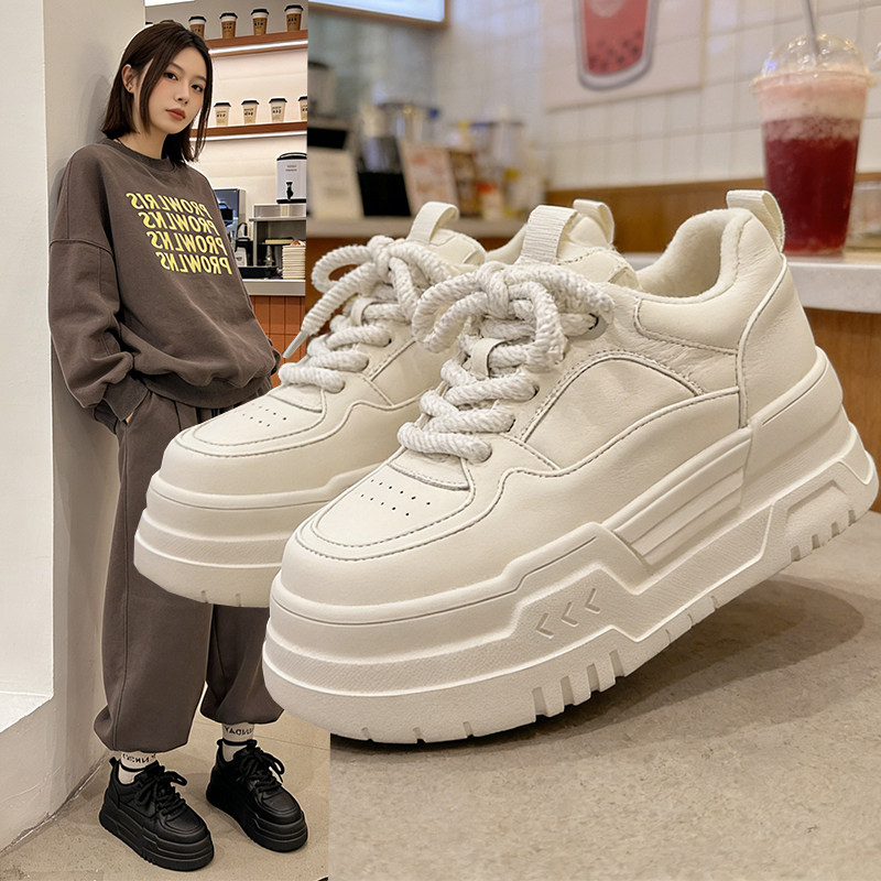 厚底小白鞋女款2026新款春季爆款女鞋小个子增高鞋子白色板鞋女潮