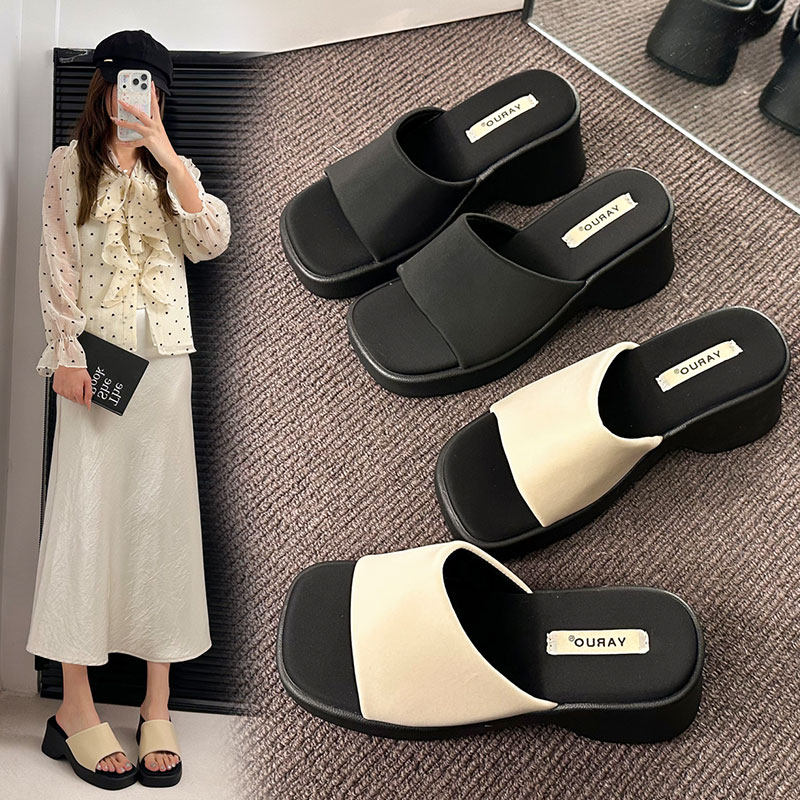 2026厚底一字拖鞋女夏季新款外穿黑色小个子增高跟坡跟凉拖鞋女鞋