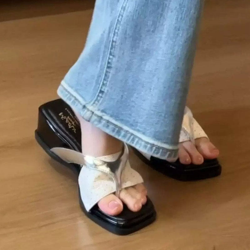 法式绝美增高厚底人字拖鞋女2026新款夹趾度假波点凉拖鞋女夏外穿
