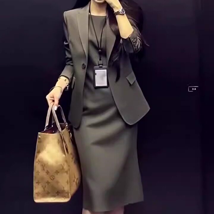 大码女装职业上班休闲宽松显瘦西装两件套胖mm200斤连衣裙套裙
