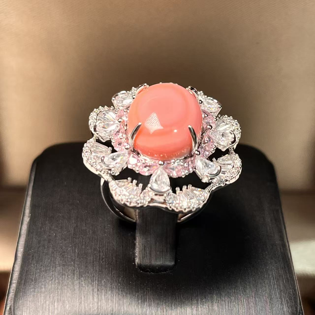 女王螺贝钻石满火焰纹4.32开口戒指