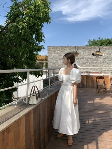 泡泡袖白色甜美法式A字裙小个子