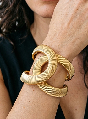 欧美金色镶钻几何扭曲线条复古手镯轻奢小众高级感开口手环镯子女